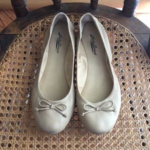 Lucky Brand nude tan ballet flats leather 7.5 bows